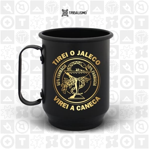 Tirei o jaleco, virei a caneca